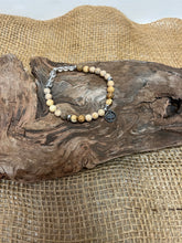 Load image into Gallery viewer, Small Beaded Bracelet with Charm